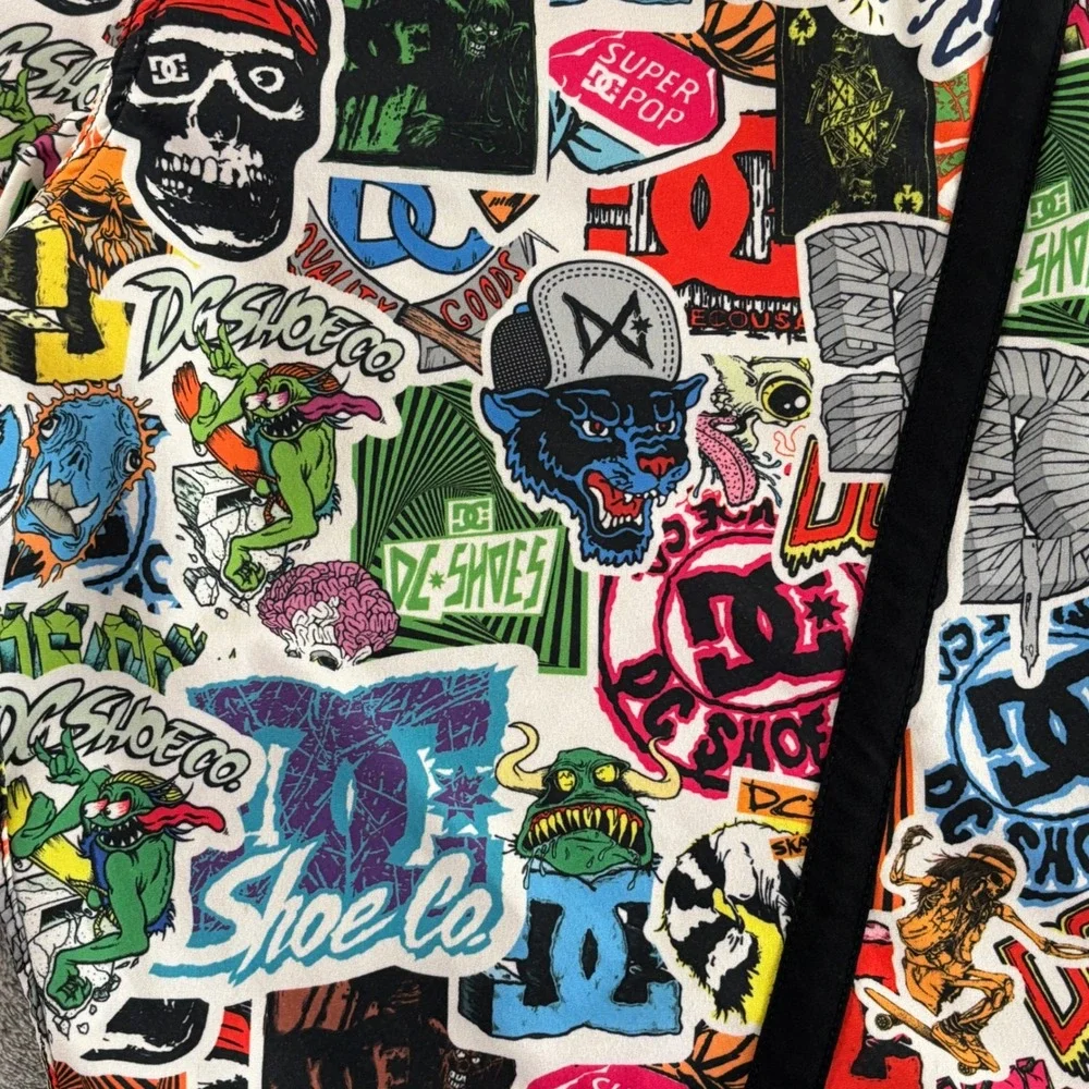 DC Shoes Graffiti Sticker Print Board Shorts Mens 32‎ Skateboarding Swim Trunks